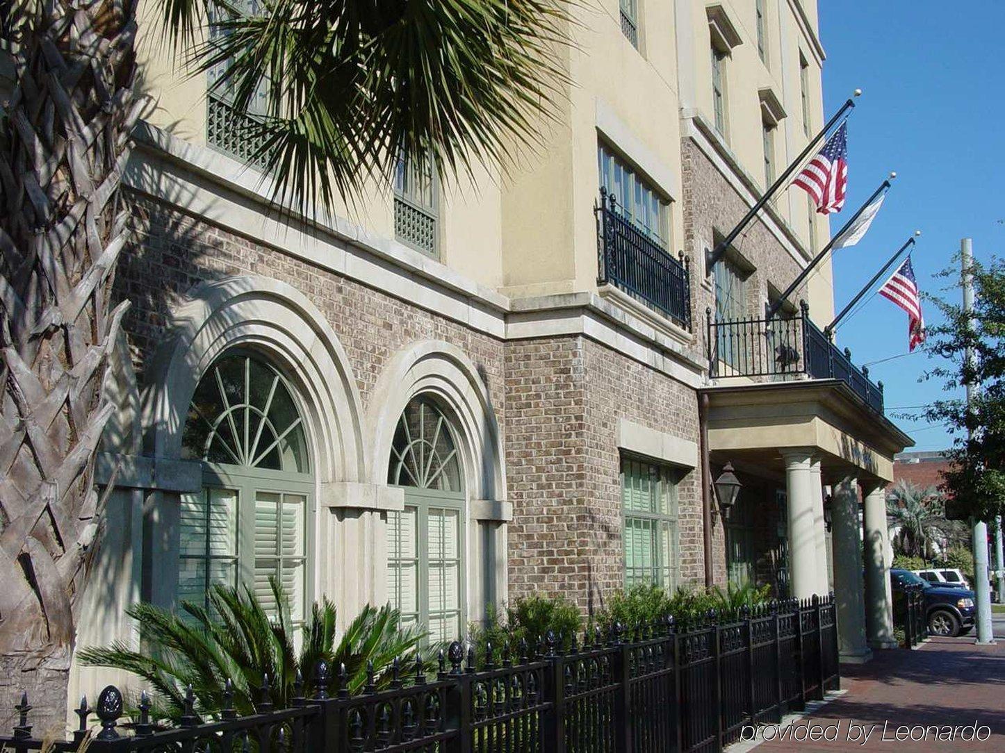 Hampton Inn & Suites Savannah Historic District Exterior photo